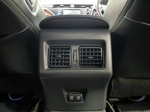 2019-toyota-camry-2-0-g-1p2040-slide-thumbnail-13