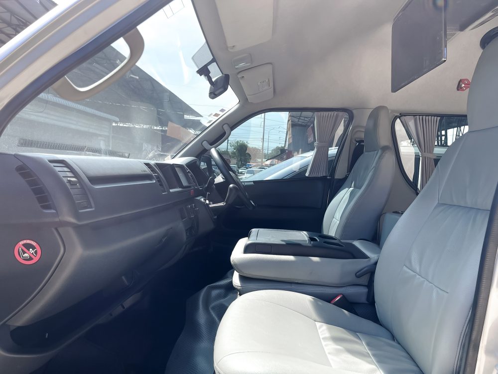 2019 TOYOTA COMMUTER 3.0 D4D [ 1P2050 ] - 9