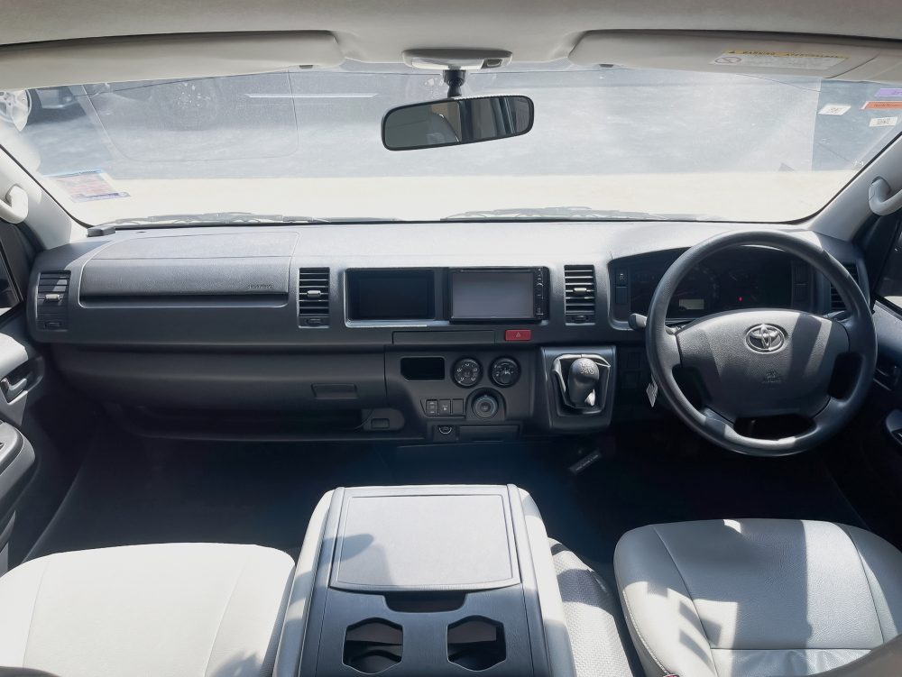 2019 TOYOTA COMMUTER 3.0 D4D [ 1P2050 ] - 10