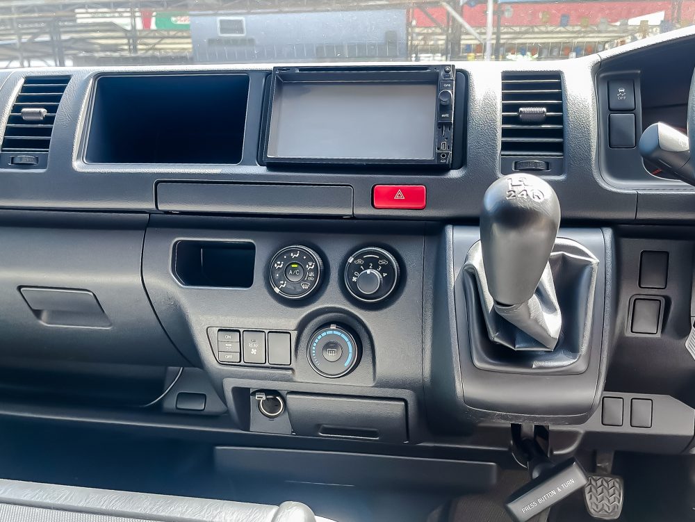 2019 TOYOTA COMMUTER 3.0 D4D [ 1P2050 ] - 12