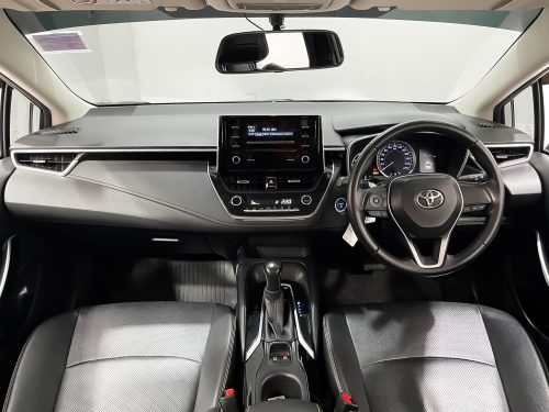 2021-toyota-corolla-altis-1-8-hybrid-smart-1p2141-slide-thumbnail-3