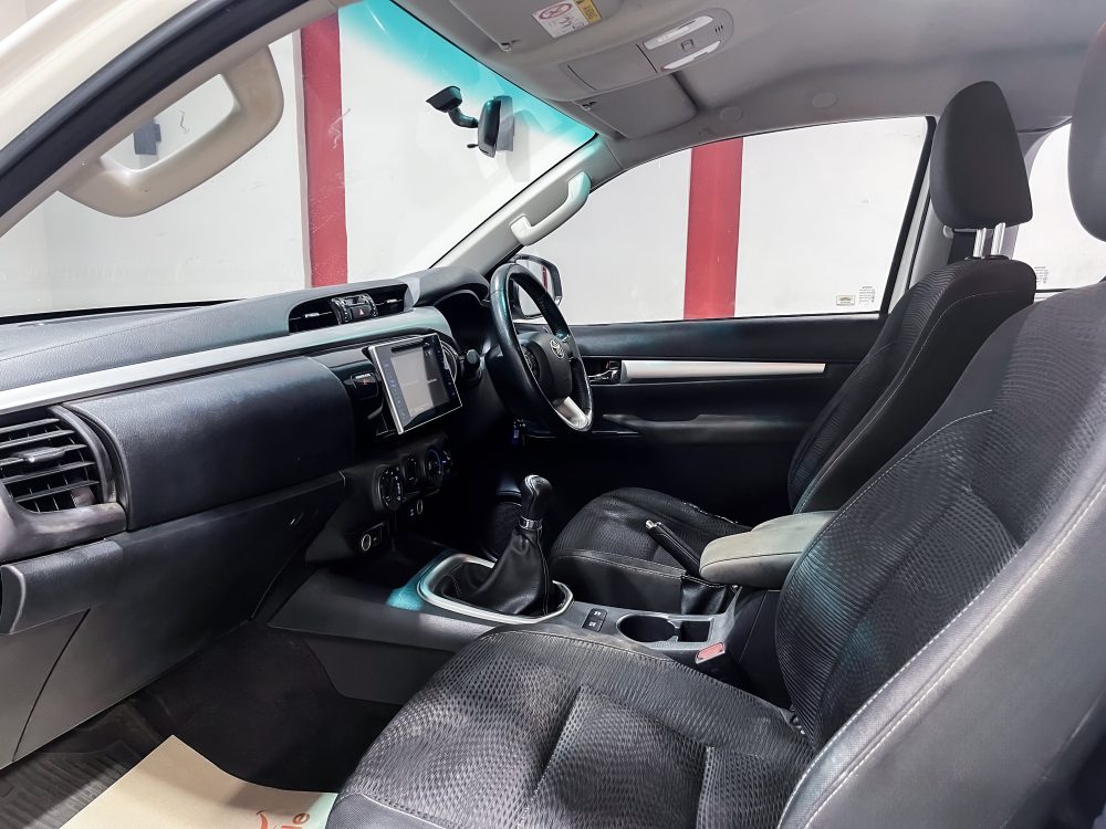 2018 TOYOTA HILUX REVO 2.4 E PLUS 4WD [1P2126] - 5
