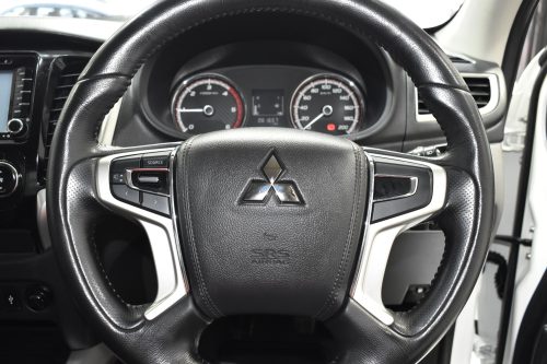 2018-mitsubishi-triton-2-4-gls-limited-plus-1p2037-slide-thumbnail-10