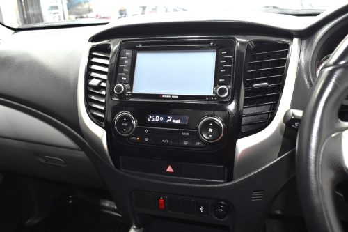 2018-mitsubishi-triton-2-4-gls-limited-plus-1p2037-slide-thumbnail-11
