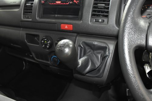 2019-toyota-hiace-3-0-economy-1p2109-slide-thumbnail-12