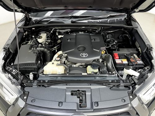 2020-toyota-hilux-revo-2-4-mid-prerunner-1p2054-slide-thumbnail-4