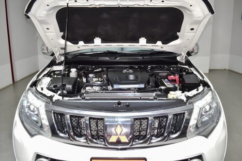 2018-mitsubishi-triton-2-4-gls-limited-plus-1p2037-slide-thumbnail-4