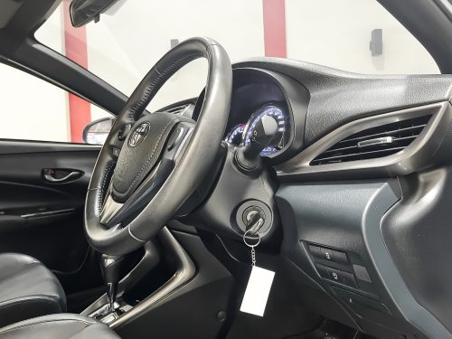 2021-toyota-yaris-1-2-sport-1p2076-slide-thumbnail-5