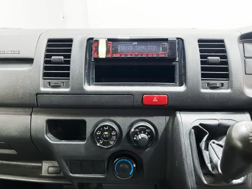 2019-toyota-hiace-3-0-economy-1p2109-slide-thumbnail-10