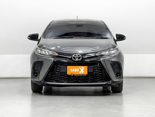 2021-toyota-yaris-1-2-sport-1p2076-slide-thumbnail-0