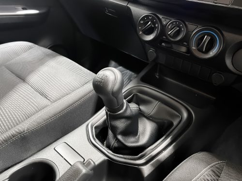 2023-toyota-hilux-revo-2-4-z-edition-entry-1p2099-slide-thumbnail-10