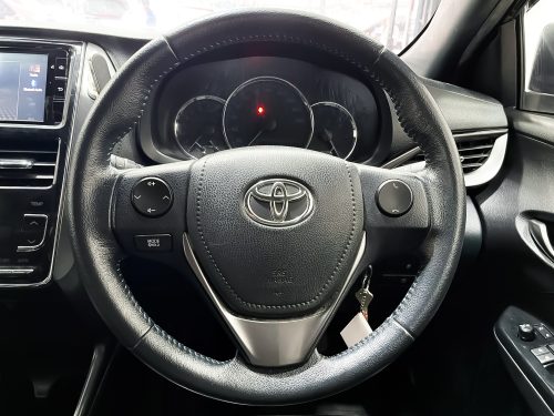 2021-toyota-yaris-1-2-sport-1p2098-slide-thumbnail-10