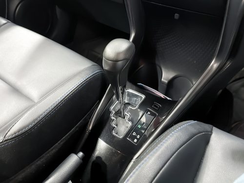 2021-toyota-yaris-1-2-sport-1p2076-slide-thumbnail-13