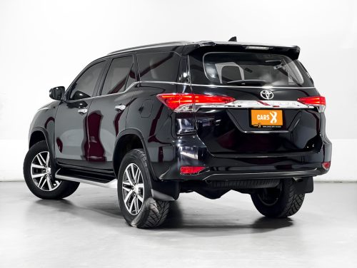 2020-toyota-fortuner-2-4-v-1p2160-slide-thumbnail-4