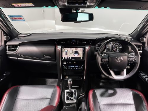 2021-toyota-fortuner-2-8-legender-1p2189-slide-thumbnail-14