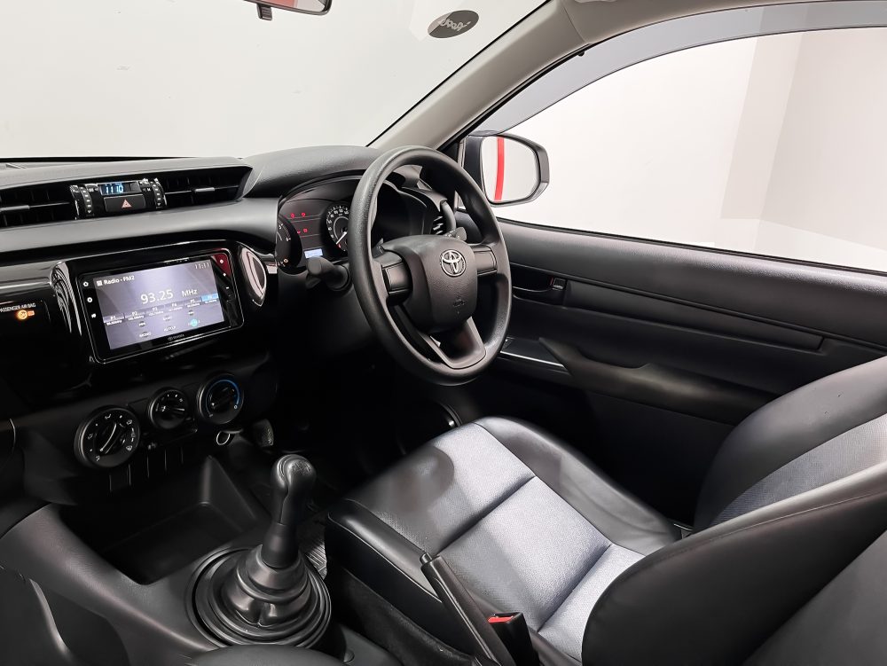 2024 TOYOTA HILUX REVO 2.8 ENTRY [2C0014] - 10