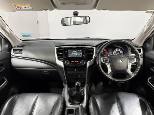 2020-mitsubishi-triton-2-4-gt-plus-1p2142-slide-thumbnail-4