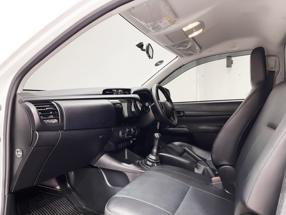 2024 TOYOTA HILUX REVO 2.8 ENTRY [2C0014] - 5