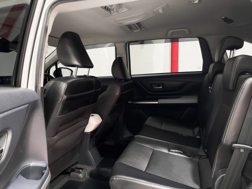 2023-toyota-veloz-1-5-premium-1p2270v-slide-thumbnail-5