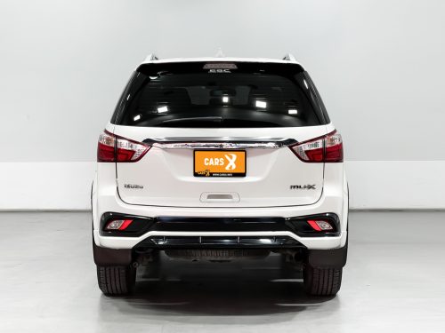 2019-isuzu-mu-x-1-9-the-onyx-1p2256-slide-thumbnail-1