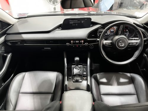 2020-mazda-3-2-0-sp-2s0043-slide-thumbnail-3