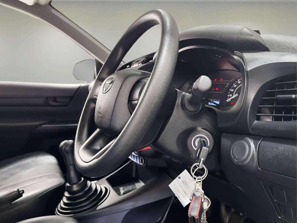2024 TOYOTA HILUX REVO 2.4 ENTRY [1P2306] - 5