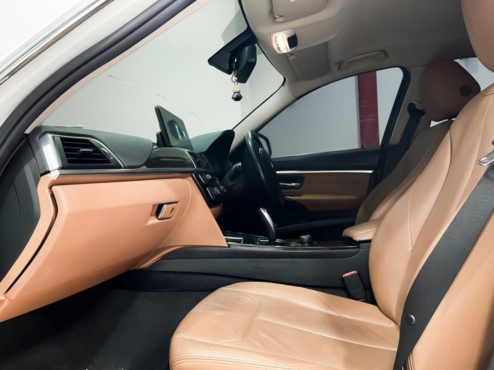 2018 BMW 320d 2.0 LUXURY [1P2144] - 4