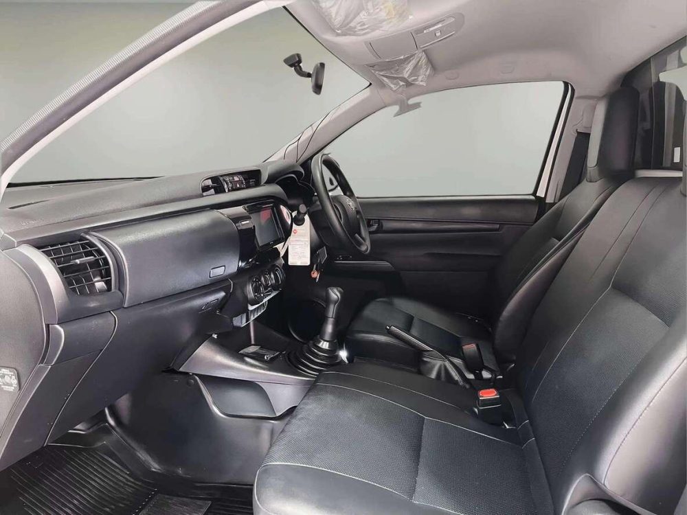 2024 TOYOTA HILUX REVO 2.4 ENTRY [1P2306] - 6