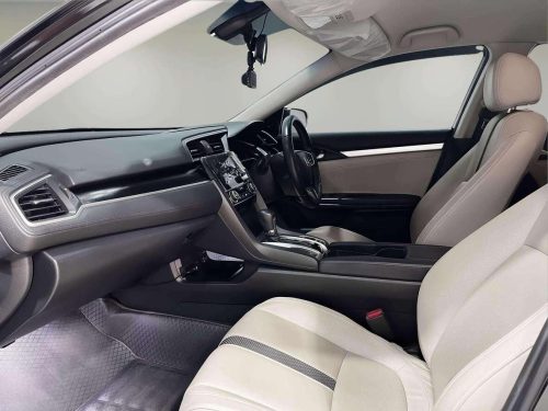 2021-honda-civic-1-8-el-1s1209v-slide-thumbnail-1