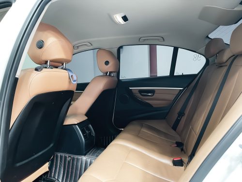 2018-bmw-320d-2-0-luxury-1p2144-2-slide-thumbnail-6