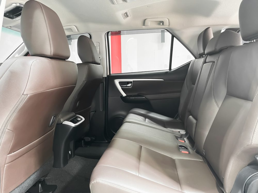 2019 TOYOTA FORTUNER 2.4 V [9P0812] - 9