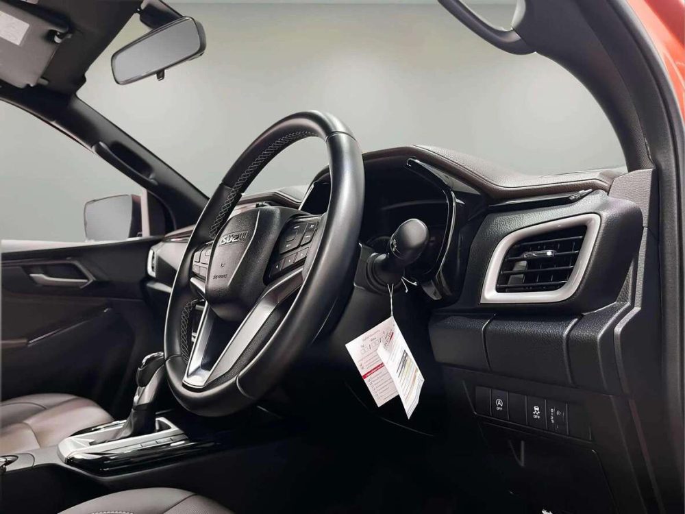 2020 ISUZU D-MAX 3.0 M VCROSS 4WD [1N0013] - 8
