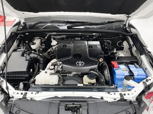 2019-toyota-fortuner-2-4-v-9p0812-slide-thumbnail-2