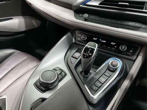 2015-bmw-i8-1-5-hybrid-4wd-9p0865v-slide-thumbnail-0