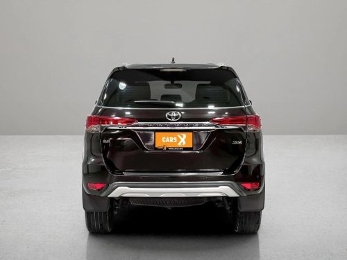 2016-toyota-fortuner-2-8-v-4wd-1p2338v-slide-thumbnail-2
