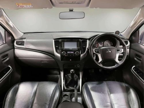 2017-mitsubishi-triton-2-4-gls-limited-plus-1p2280-slide-thumbnail-4