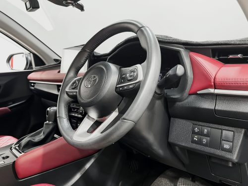 2022-toyota-yaris-ativ-1-2-premium-luxury-1p2296v-slide-thumbnail-5