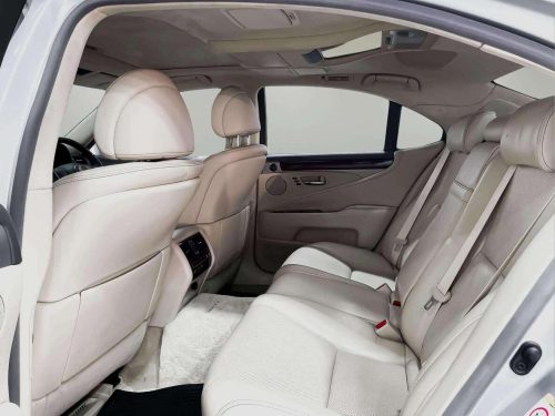 2017-lexus-ls460-4-6-9p0888v-2-slide-thumbnail-6