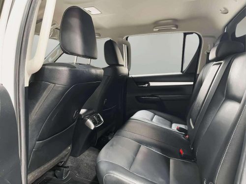 2023-toyota-hilux-revo-2-8-high-4wd-1p2312v-slide-thumbnail-8