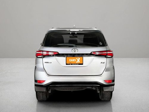 2022-toyota-fortuner-2-4-v-leader-4wd-1p2439-slide-thumbnail-14