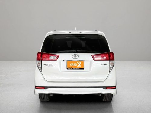 2017-toyota-innova-2-8-crysta-v-1c0009-slide-thumbnail-2