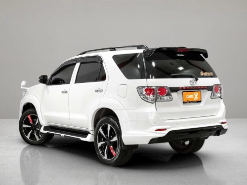 2012-toyota-fortuner-3-0-v-50th-anniversary-9p0921v-slide-thumbnail-3