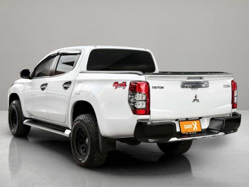 2020-mitsubishi-triton-2-4-gt-premium-4wd-1c0010-slide-thumbnail-3