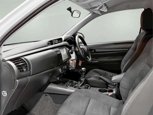 2023-toyota-hilux-revo-2-4-z-edition-entry-1c0005-slide-thumbnail-1