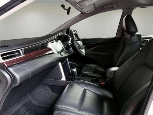 2017-toyota-innova-2-8-crysta-v-1c0009-slide-thumbnail-5