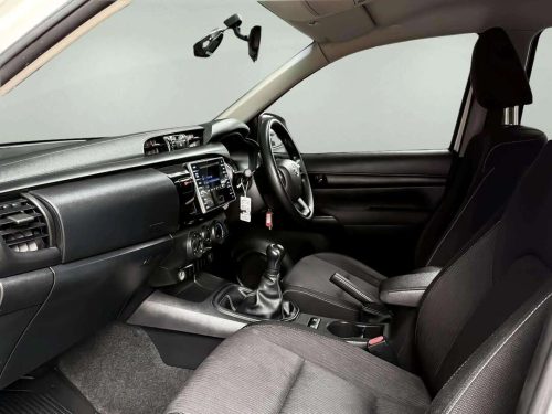 1c0013-2018-toyota-hilux-revo-2-4-j-plus-1c0013-slide-thumbnail-5