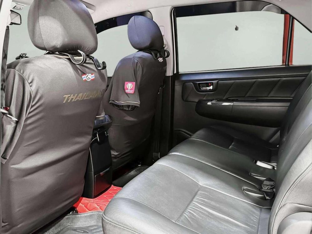 2012 TOYOTA FORTUNER 3.0 V 50th ANNIVERSARY [9P0921V] - 6