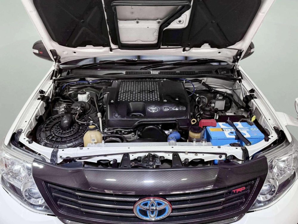 2012 TOYOTA FORTUNER 3.0 V 50th ANNIVERSARY [9P0921V] - 9