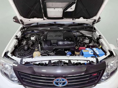 2012-toyota-fortuner-3-0-v-50th-anniversary-9p0921v-slide-thumbnail-8