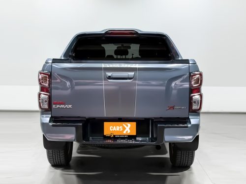 d-max-1-9-x-series-hi-lander-cab-4-1n0042-slide-thumbnail-2